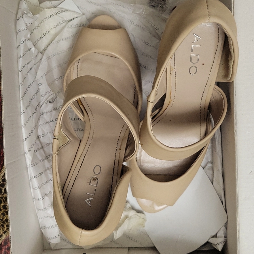 Beige heels